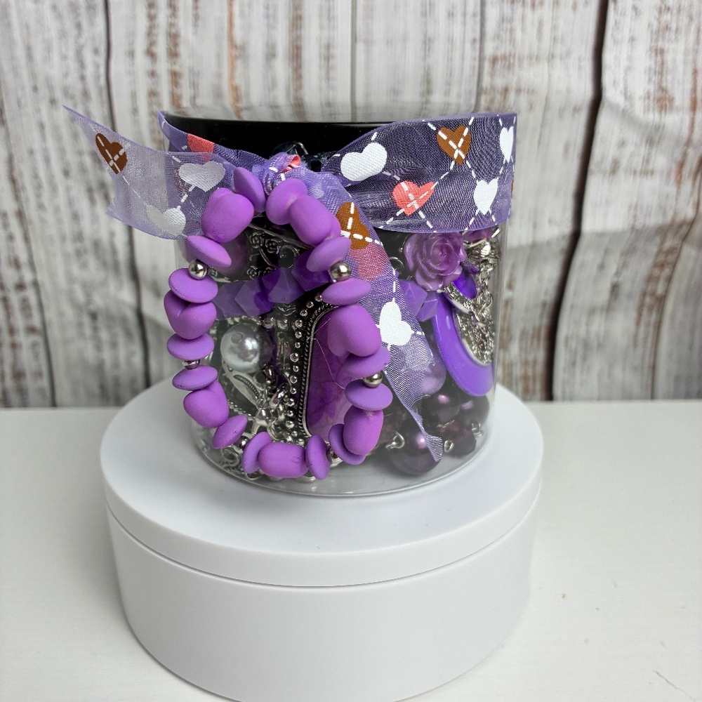 Mystery Treasure 12 oz Jar - Lot 0249